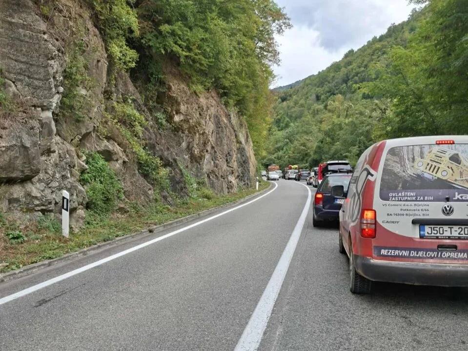 jajce-online_JAJCE: U sudaru motocikla i kamiona poginula jedna osoba