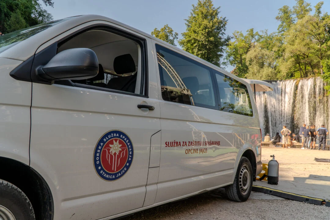 jajce-online_Mozzart uz hrabre spasioce iz Jajca: Stigla pomoć za kupovinu podvodnog drona