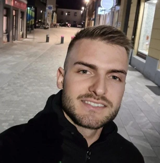 jajce-online_Udruženje Pomozi.ba pokrenulo apel za 30-godišnjeg Hasiba koji vodi tešku borbu s ulceroznim kolitisom