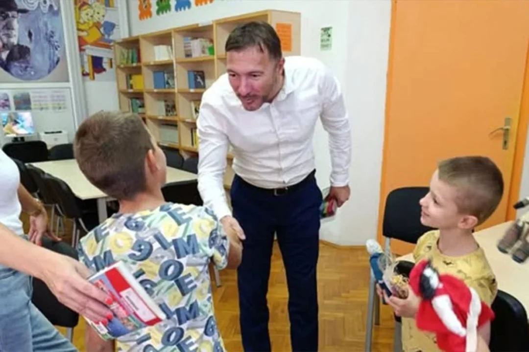 jajce-online_Škola djeci zabranila mobitele, gazirana pića i neprimjerenu šminku: Evo kakav je rezultat