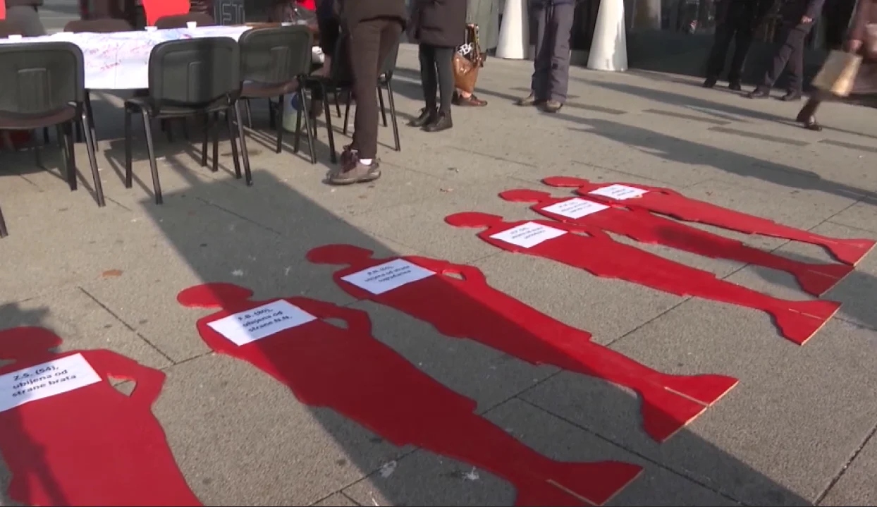 jajce-online_Pitanja bez odgovora: Da li je moguće da niko nije vidio uspaničenu ženu koja trči i vrišti?