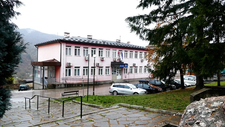 jajce-online_Rudo bez banke dvije godine: Po penzije taksijem u Višegrad