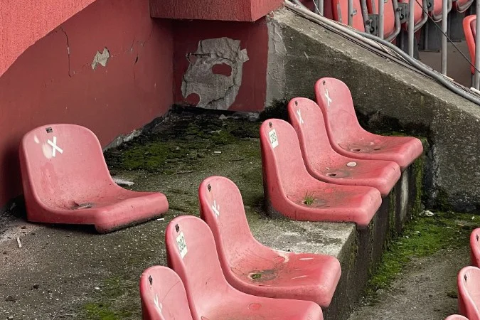 jajce-online_Rumuni o Bilinom Polju: Horor u Zenici! Biljke rastu iz stepenica, hrđa…