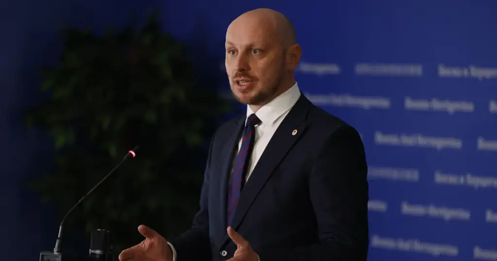 jajce-online_Automatska skica