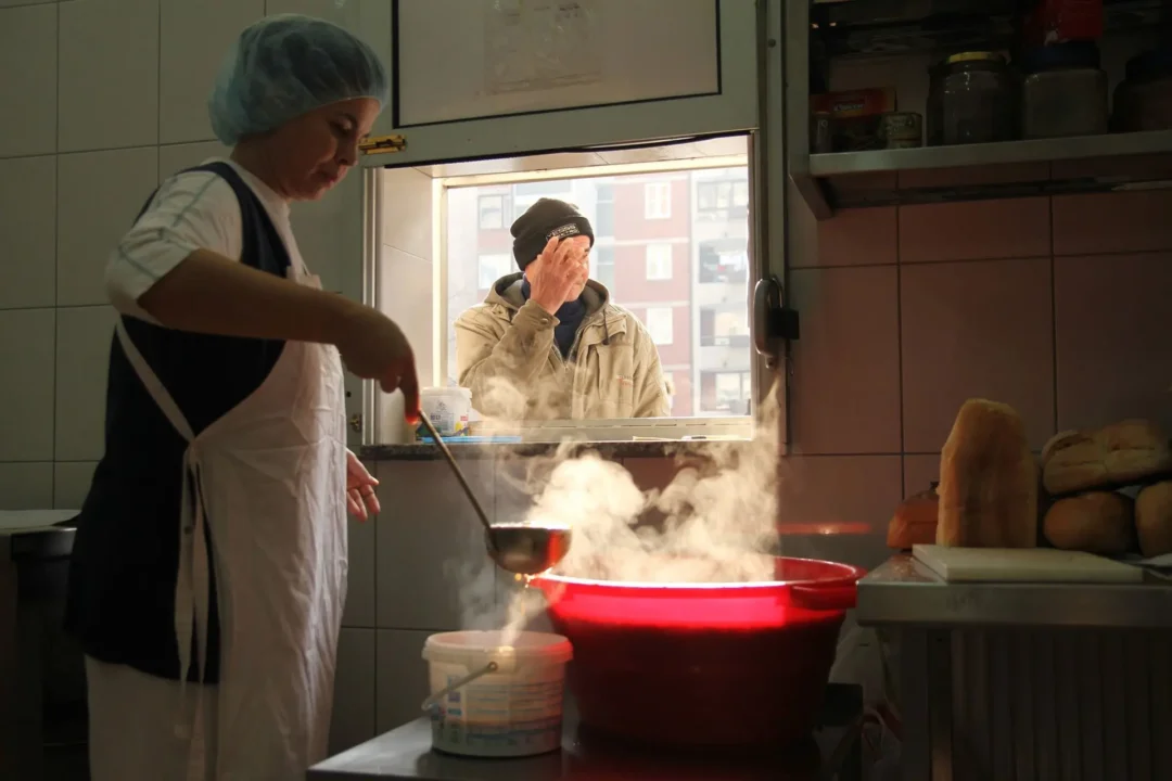 jajce-online_Kad hrana postane luksuz: ‘Ja sam star, oni su bolesni, ovaj obrok, to nam je sve, od toga živimo’